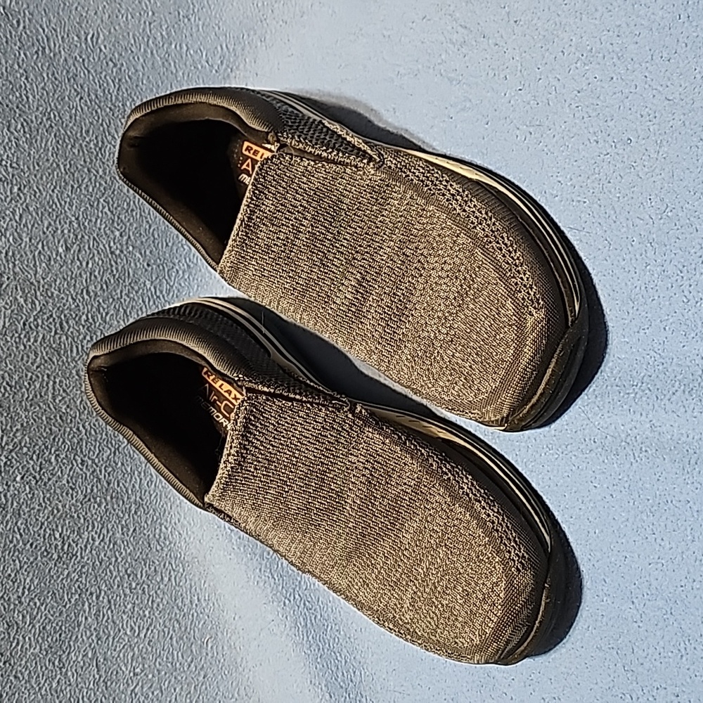 Sketchers Relaxed Fit Air Cooled Memory Foam slip on shoes